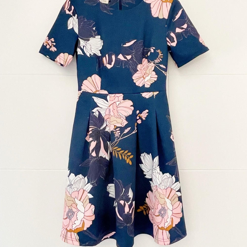 Showpo. Navy Pink Floral Formal Dress size 4